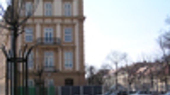 Stavebné práce v okolí americkej ambasády meškajú