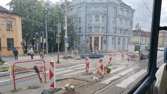 V ústrety znevýhodneným: DPB debarierizuje viaceré električkové zastávky