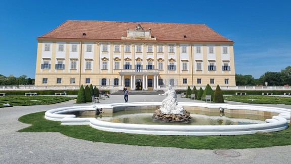 Na zámku Schloss Hof otvorili novú výstavu: Habsburgovci pozývajú k stolu