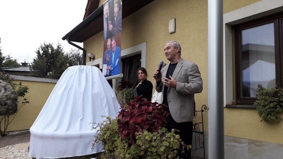 VIDEO: Nad Bratislavským hradom ožila zabudnutá studňa. Odkryl ju arcibiskup Bezák, no niekto iný mal prísť...