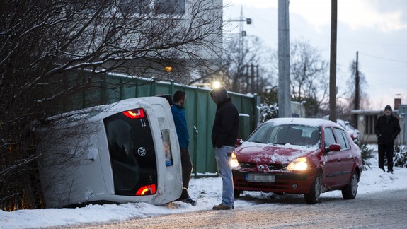 Vodiči, v noci a ráno pozor na poľadovicu!