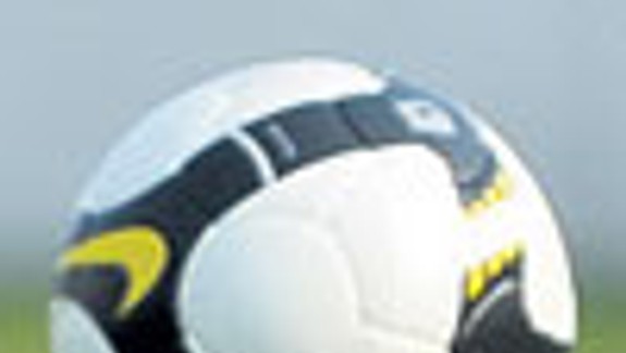 Petržalka prehráva doma aj vonku