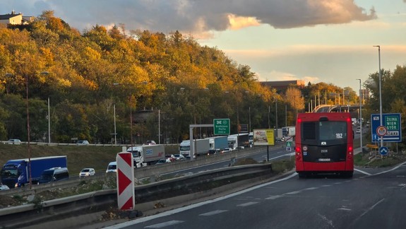 Dopravu v Bratislave a okolí komplikujú nehody