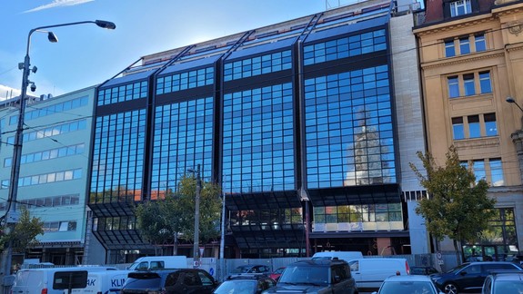 Rekonštrukcia objektov OD Dunaj na Námestí SNP napreduje podľa plánu. Kedy ich otvoria?