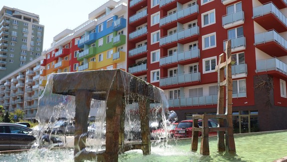 FOTO: Petržalku skrášľujú najmä súkromné fontány - viete, kde všade sa nachádzajú?