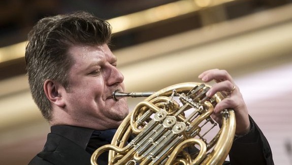 Fenomenálny Radek Baborák sa predstaví v Slovenskej filharmónii v umeleckej trojúlohe