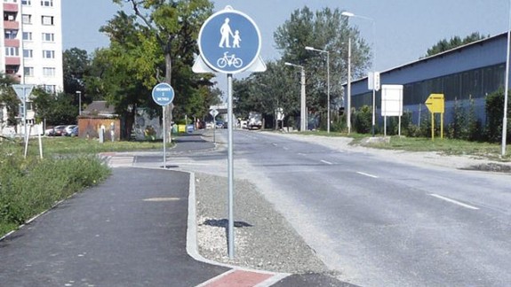 Nová cyklotrasa na Kopčianskej má problémy, cyklistom sa veľmi nepáči