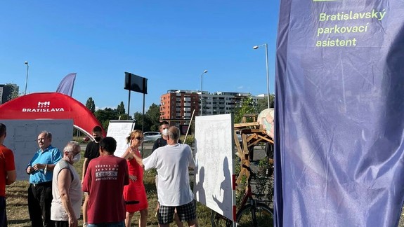 Mesto pripravuje regulované parkovanie v Petržalke – Dvory 4, pripomienkovať ho môžete aj vy