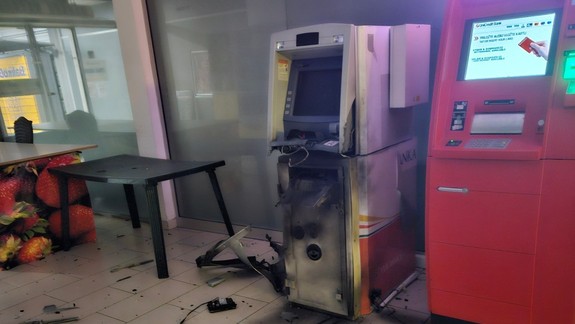 V OC Saratov vyhodili do vzduchu bankomat