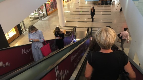 ÚVZ: Od stredy sa otvárajú všetky prevádzky služieb a rozšíri sa režim základ - aké zmeny sa ešte schválili?