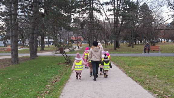 Ochorenia sa v detskom kolektíve šíria ľahko. Ako im predchádzať?