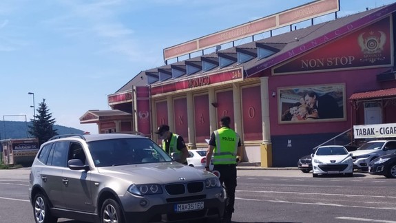 Policajti za minulý týždeň zistili osem prípadov porušenia karantény a 83 ľudí bez rúšok