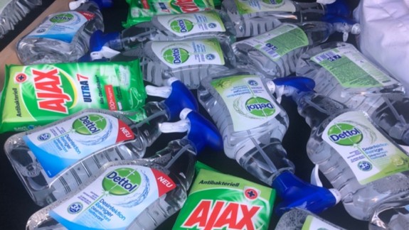 FOTO Vyskúšali sme: Kúpite dezinfekčný gél či antibakteriálne prípravky v susednom Rakúsku?