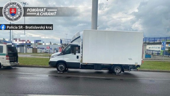 Vodič preťažil auto a vyšlo ho to poriadne draho. Viete, aký je sadzobník?