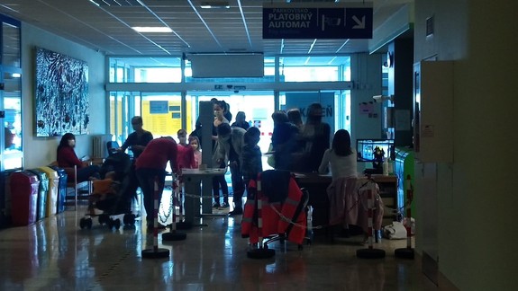 FOTO: Poriadna masovka. Aká je situácia v NÚDCH po uvoľnení opatrení?