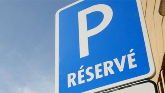 Pasportizácia parkovacích miest priniesla Dúbravke utekajúce eurá