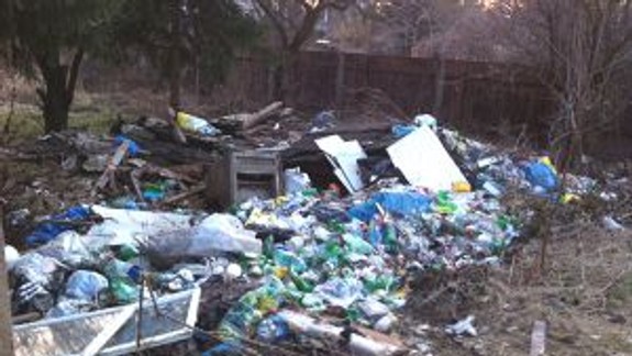 Bezdomovci sú aj v záhradách medzi mostami