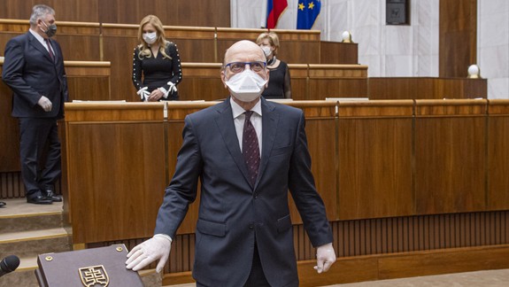 Je koronavírusom infikovaný prvý slovenský politik? Môže ísť o poslanca strany SaS, požiadal o testy