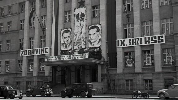 PREMENY BRATISLAVY Táto fotka je z čias,  keď v Justičáku vynášali rozsudky smrti aj za vymyslené zločiny