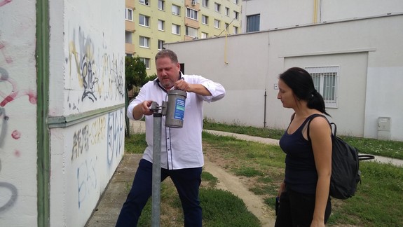 V P. Biskupiciach osadili špeciálny kontajner na injekčné striekačky