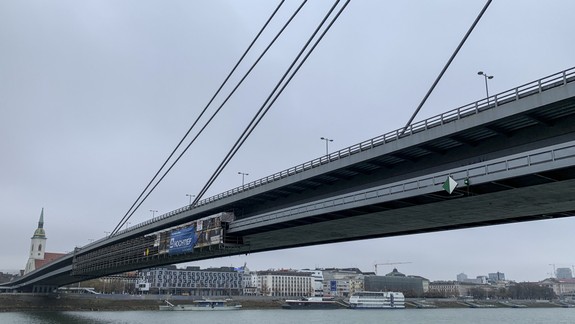 Pozor, v piatok uzavrú zjazd z Mosta SNP na nábrežie