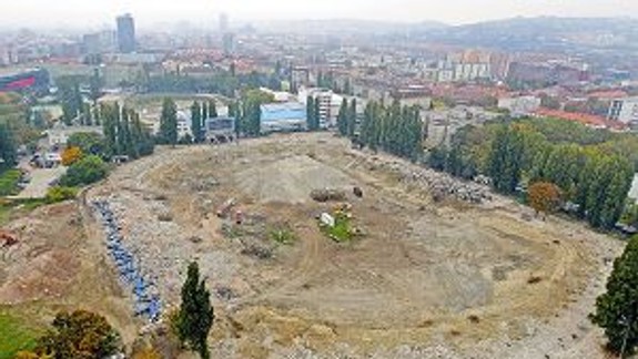 Na Tehelnom poli začnú stavať 8. decembra