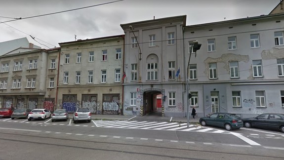 VIDEO: Polícia zverejnila zábery na muža, ktorý počas núdzového stavu okradol hasičov - nepoznáte ho?