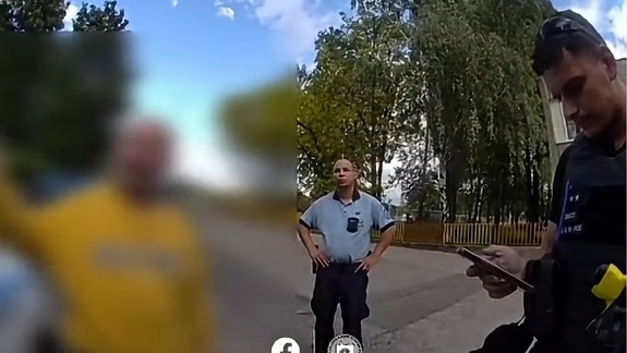 VIDEO: V Dúbravke v blízkosti detí hrajúcich sa na detskom ihrisku onanoval nahý muž