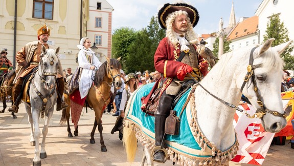 FOTO a VIDEO Veľkolepý sprievod a bohatý program: Pripomenuli sme si korunováciu Jozefa I.
