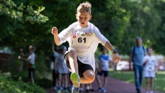 Na petržalských školách pokračuje úspešný projekt bezplatných športových kurzov s profesionálnymi trénermi