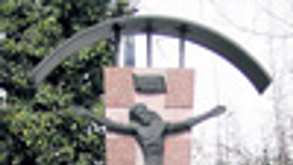 Červený kríž prekážal autobusom aj komunistom