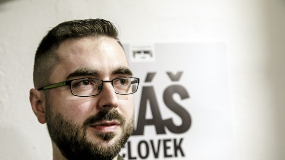 Náš človek v Divadle Astorka pripomenie korupčnú kauzu "kráľa Oravy"