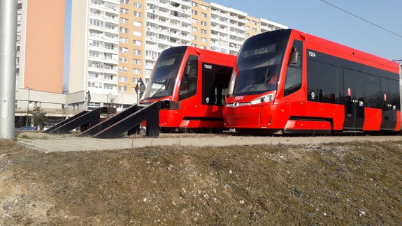 Výstavba pokračovania električkovej trate v Petržalke začne možno až v januári