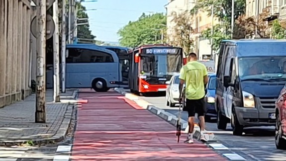 Cyklokoalícia kritizuje zvyšovanie cien mestskej hromadnej dopravy: Mesačný lístok bude drahší ako parkovacia karta na celý rok.