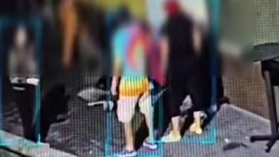 VIDEO: Násilie v uliciach pokračuje, bratislavskí policajti riešili v jeden deň hneď niekoľko prípadov