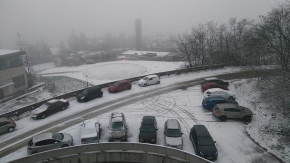 Aj v Bratislave už máme sneh! Takto to ráno vyzeralo na Kolibe