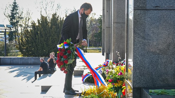 Oslobodenie Bratislavy si v sobotu pripomenuli viacerí slovenskí politici
