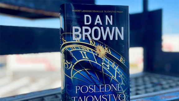 Dan Brown sa vracia! Je tu triler Posledné tajomstvo, ktorý sa odohráva v Prahe