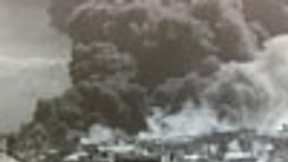 Sirény mlčali, hneď začali padať bomby