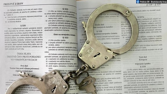 Školáci - lúpežníci: Počas veľkonočných prázdnin skončila dvojica chlapcov v policajnej cele