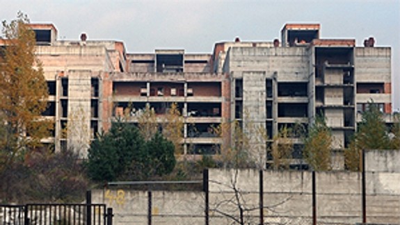 V rozostavanej nemocnici Rázsochy sa zranil tínedžer