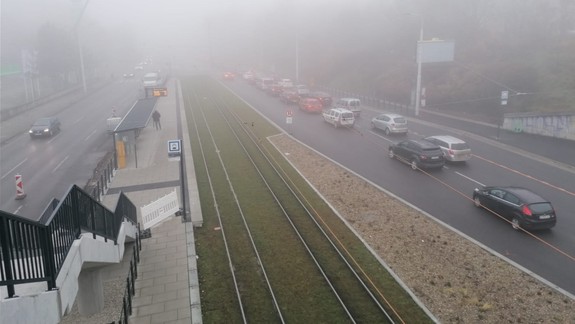 Vodiči sa počas utorkového rána zdržia na viacerých úsekoch