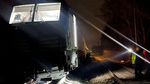 Medzi Malackami a Veľkými Levármi vlak vo veľkej rýchlosti zachytil muža