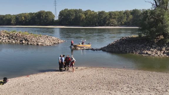 Smutná udalosť: Potápači našli na dne Karloveského ramena telo 46-ročnej ženy