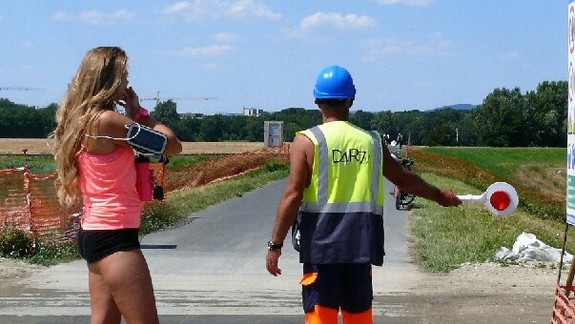 Na petržalskej hrádzi začali vymieňať asfaltový povrch – pribudnú aj kamery!