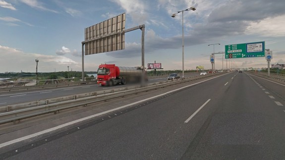 Na Prístavnom moste sa stala hromadná nehoda