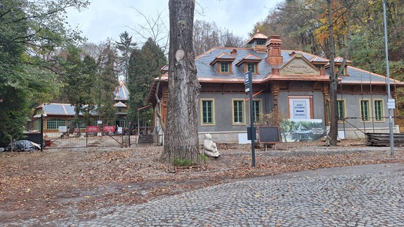 FOTO Videli ste? Spred budúcej reštaurácie na Železnej studničke už zmizla bufetová prístavba