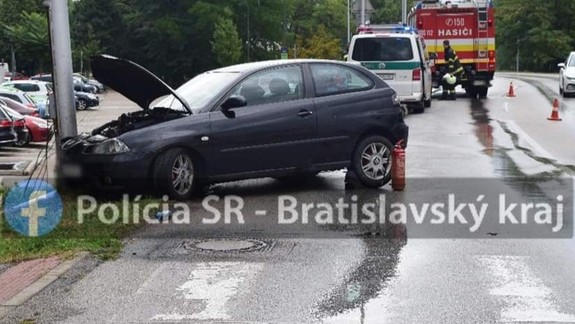 Hrozné: Opitý vodič havaroval s malými deťmi v aute, skončilo to ťažkým zranením