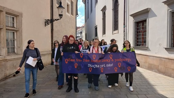 Z Námestia SNP vykročí pochod odvážnych, upozorniť chce na sexualizované násilie