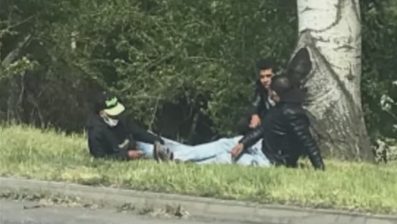 Policajti zadržali na odpočívadle Lamač troch migrantov z Maroka